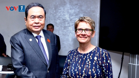 Chủ tịch Quốc hội Trần Thanh Mẫn gặp Chủ tịch Thượng viện Canada