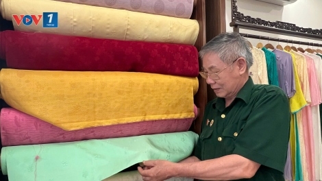 Người cựu chiến binh giữ "hồn" lụa, tiếp lửa làng nghề