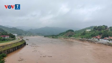 Lào Cai xuất hiện lũ lớn trên sông Hồng