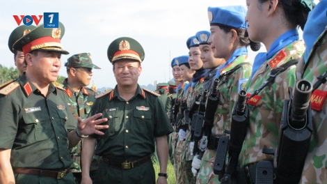 Diễu binh, diễu hành thể hiện ý chí kiên cường, khát vọng hoà bình.