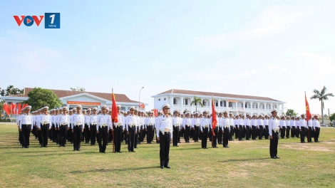 Thủ trưởng Bộ Tư lệnh Vùng 2 Hải quân thăm, động viên lực lượng tham gia diễu binh