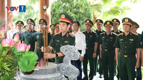 Đoàn công tác Quân ủy Trung ương, Bộ Quốc phòng tri ân trên địa bàn tỉnh Thái Nguyên