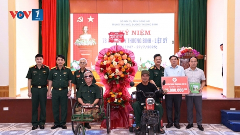 Tri ân những người lính “xẻ dọc Trường Sơn đi cứu nước”