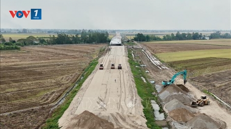 Thời sự 6h 18/7/2025:Thành lập 8 tổ tháo gỡ vướng mắc, thúc đẩy tăng trưởng và giải ngân đầu tư công