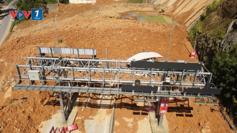 Lào Cai: Một vết sạt, hai “phận” đường – Nút thắt ở đâu?