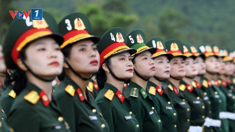 Vượt nắng, thắng mưa trên thao trường tập luyện mừng ngày Quốc khánh