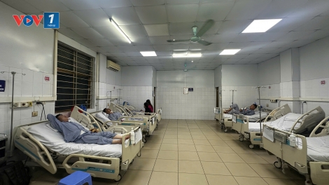 Sự cố lật tàu tại Quảng Ninh: 10 nạn nhân còn sống sức khỏe ổn định