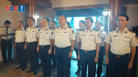Cảnh sát biển Việt Nam tri ân tưởng niệm Chủ tịch Hồ Chí Minh và các anh hùng liệt sĩ