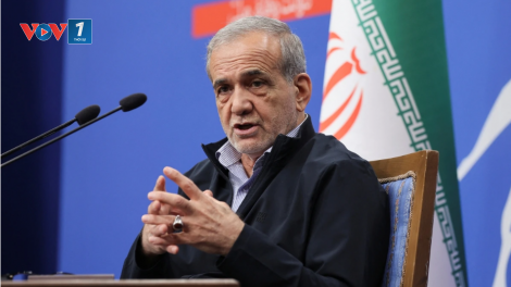Iran tuyên bố không khuất phục sức ép từ bên ngoài
