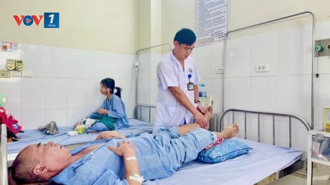 Cấp cứu trong đêm vì chân lạnh đau do tắc mạch chi
