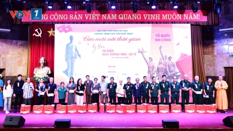 Chương trình giao lưu nghệ thuật “Còn mãi với thời gian”