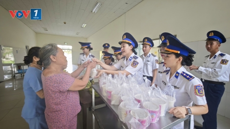 Chương trình "Nồi cháo chiến sĩ"- Lan tỏa yêu thương đến những người bệnh