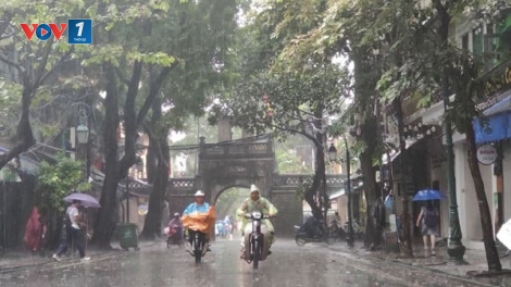 Thời tiết ngày 17/8/2025: Miền Bắc, Hà Nội tiếp tục mưa dông