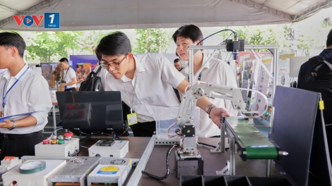 Gần 3.000 vị trí thực tập, việc làm tại HUTECH TECHSHOW 2025