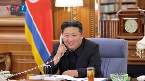 Ông Kim Jong-un giám sát vụ phóng tên lửa phòng không mới