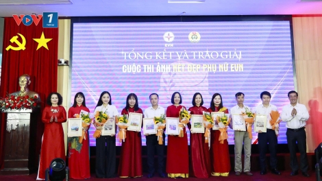 Trao giải Cuộc thi ảnh “Nét đẹp Phụ nữ EVN” và Cuộc thi “Phụ nữ EVN sáng tạo”