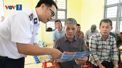 Vùng Cảnh sát biển 2 đồng hành với ngư dân và đồng bào dân tộc, tôn giáo tỉnh Quảng Ngãi