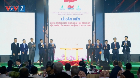 Petrovietnam đón mừng dòng dầu đầu tiên từ Dự án phát triển mỏ Kình Ngư Trắng - Kình Ngư Trắng Nam