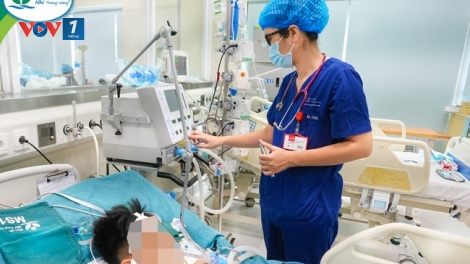 Cấp cứu đúng cách cho trẻ bị đuổi nước