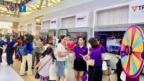 Trải nghiệm dịch vụ ngân hàng hiện đại tại Triển lãm "80 năm hành trình Độc lập-Tự do-Hạnh phúc"