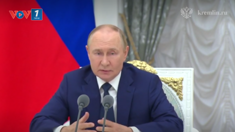 Tổng thống Nga Vladimir Putin họp bàn trước thềm Hội nghị thượng đỉnh Nga – Mỹ tại Alaska