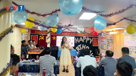 Ấn tượng sâu sắc đêm sinh nhật đồng đội trên nước bạn Malaysia