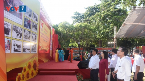 TPHCM: Triển lãm ảnh kỷ niệm 80 năm ngày Cách mạng tháng Tám thành công