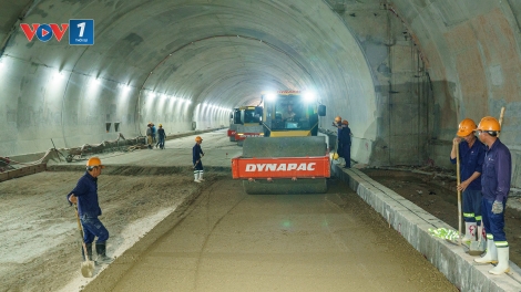 Thi công nước rút Dự án cao tốc Quảng Ngãi - Hoài Nhơn