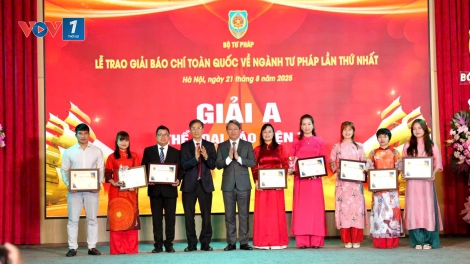 Bộ Tư pháp tổ chức Lễ trao giải báo chí toàn quốc về ngành tư pháp lần thứ nhất