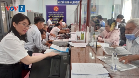 Khánh Hòa: Cán bộ tự nguyện xin nghỉ để trẻ hóa đội ngũ cán bộ, công chức