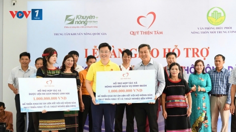 Qũy Thiện tâm được trao Huân chương Lao động hạng Nhất: 19 năm bền bỉ thiện nguyện
