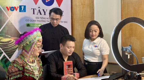 Cầu nối của đồng bào các dân tộc Tây Bắc trên không gian số