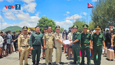 Tiếp nhận 72 công dân Việt Nam do cơ quan chức năng Campuchia bàn giao