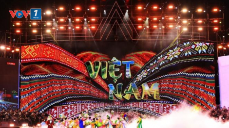 Thời sự 21h30 9/8/2025: Chương trình "Dưới cờ vinh quang" thắp sáng niềm tự hào dân tộc
