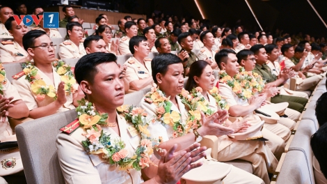 Biến phong trào thành sức mạnh vĩ đại giữ gìn non sông gấm vóc Việt Nam.