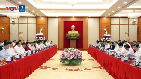 Thời sự 21h30 21/8/2025: Bộ Chính trị làm việc với Ban Thường vụ Thành ủy Hà Nội và Thành ủy TP.HCM