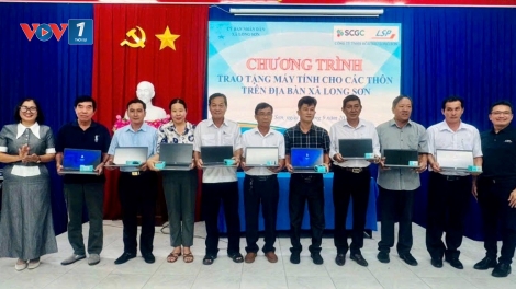 100% thôn ở Long Sơn, TPHCM có máy tính xách tay phục vụ chuyển đổi số