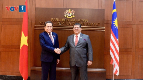 Chủ tịch Quốc hội Trần Thanh  Mẫn hội đàm Chủ tịch Hạ viện Malaysisa
