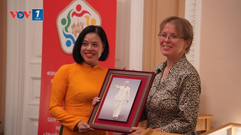 Tấm lòng thầy, trò Nga với Chủ tịch Hồ Chí Minh