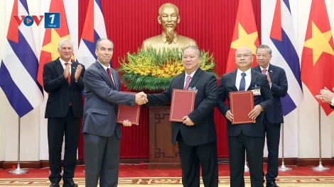 Tổng Bí thư Tô Lâm chứng kiến Lễ trao các văn kiện hợp tác song phương Việt Nam-Cuba