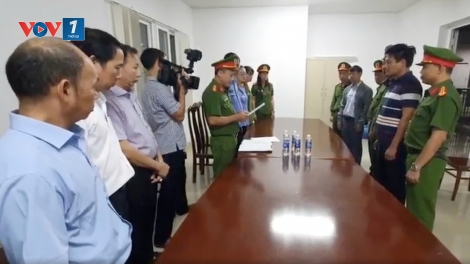 Vụ máy tán sỏi hư vẫn chữa bệnh, thu tiền: Khởi tố, bắt tạm giam 2 trưởng khoa