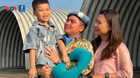Gia đình thời công nghệ số: Đừng đánh mất thời gian dành cho con