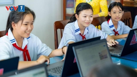 Chương trình “Sóng và máy tính cho em” đợt 2- nâng bước tới trường