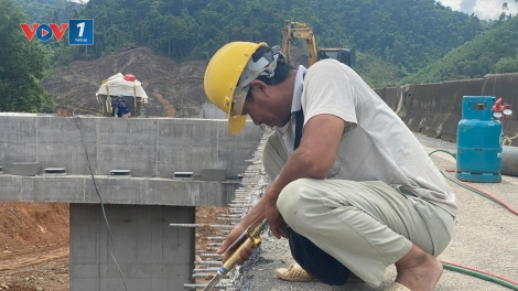 Xuyên lễ trên công trường dự án trọng điểm qua miền Trung