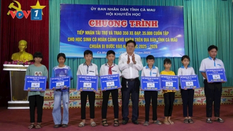 Cà Mau: Hơn 2 tỷ đồng hỗ trợ học sinh nghèo có hoàn cảnh khó khăn