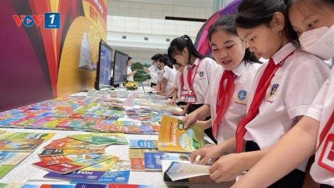 Sẽ một bộ sách giáo khoa thống nhất toàn quốc: Bảo đảm công bằng, tạo đột phá giáo dục toàn diện.