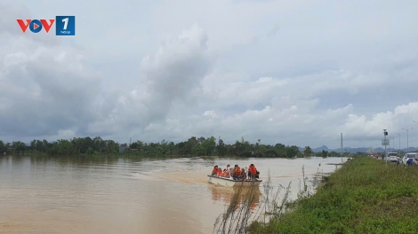 Thanh Hóa, biển nước nhấn chìm những ngôi làng thuần nông