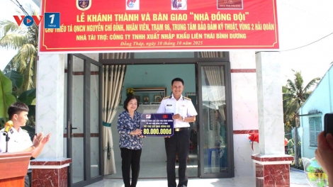Trao Nhà đồng đội cho gia đình quân nhân có hoàn cảnh khó khăn