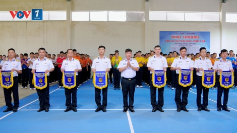 Khai mạc Giải thi đấu thể thao chào mừng 50 năm Ngày truyền thống Vùng 1 Hải quân