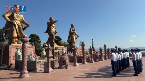 Đoàn cơ sở Hải đoàn 11 tham quan giáo dục truyền thống